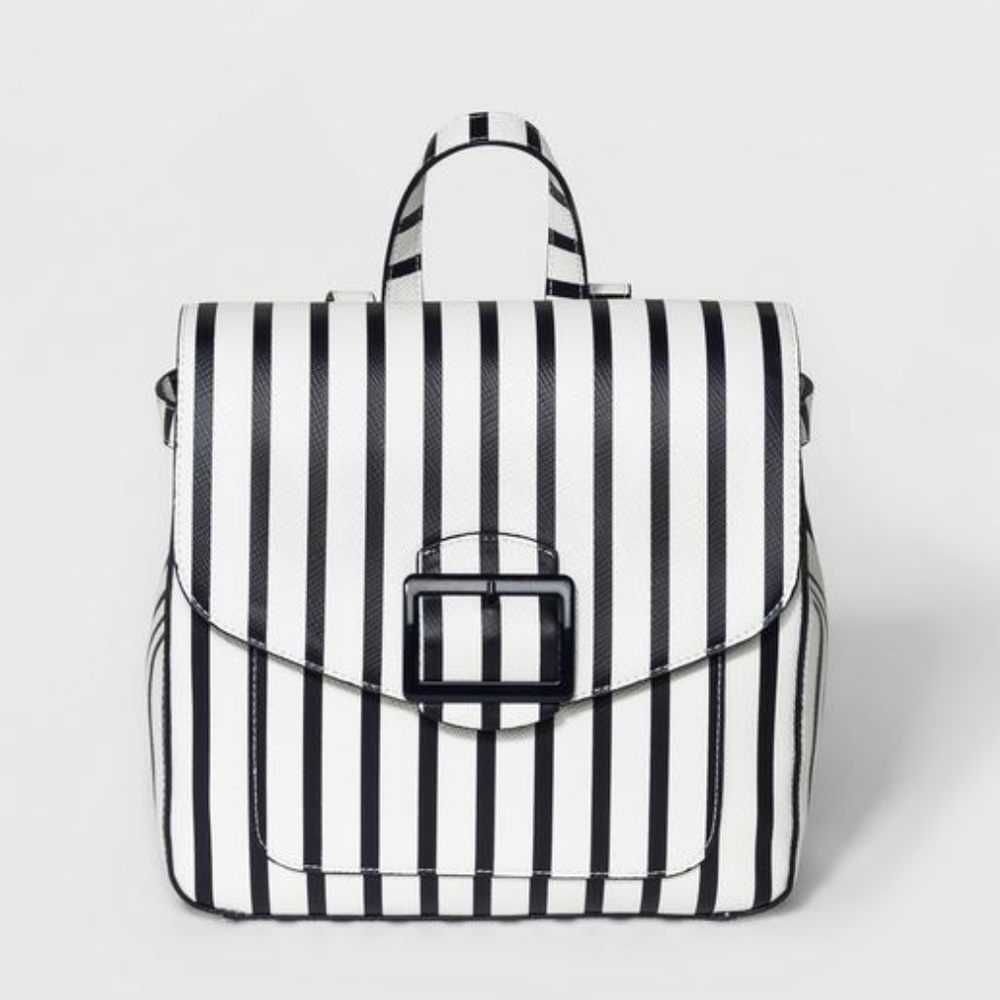 🎁 Striped Buckle Backpack